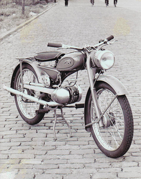 Old picture of an Imme R100 Luxus