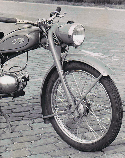 Old picture of an Imme R100 Luxus