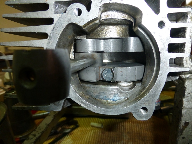 The new crankshaft and connecting rod in my Imme R100