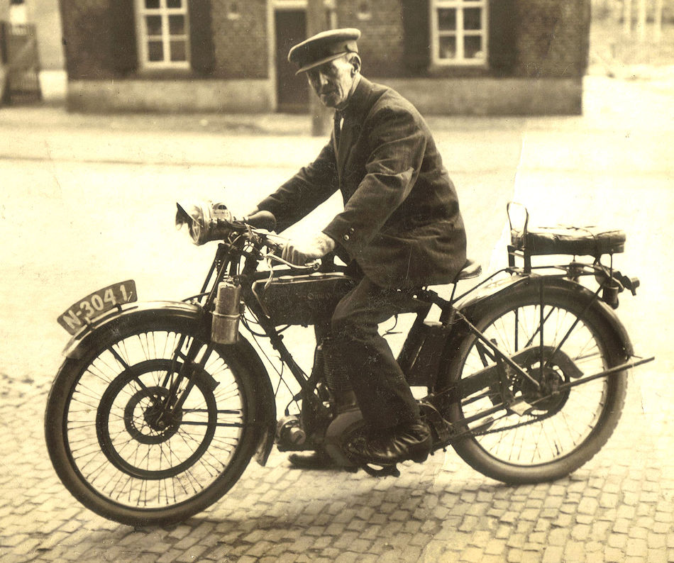 Dutch Omega motorcycle - probably 1925