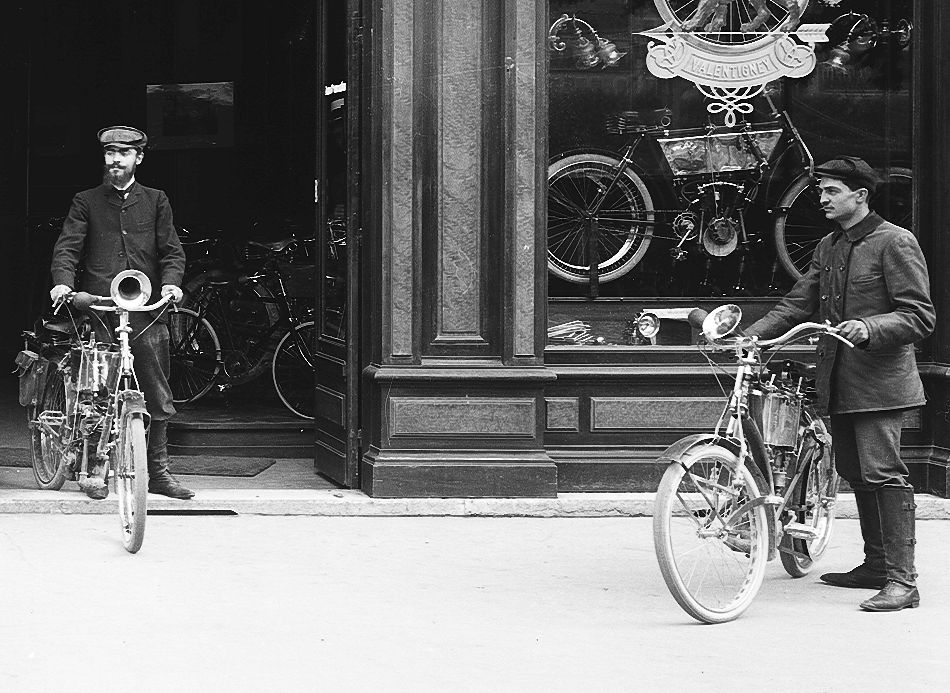 Peugeot motorcycles sold by Omega Cycles and Bycicletes in Lyon