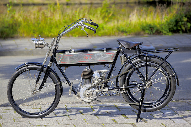 Automoto met Moser blok 1910