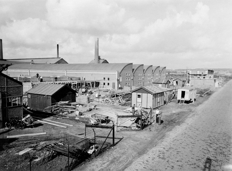 De nieuwe Kaptein fabriek aan de Lelyweg in aanbouw